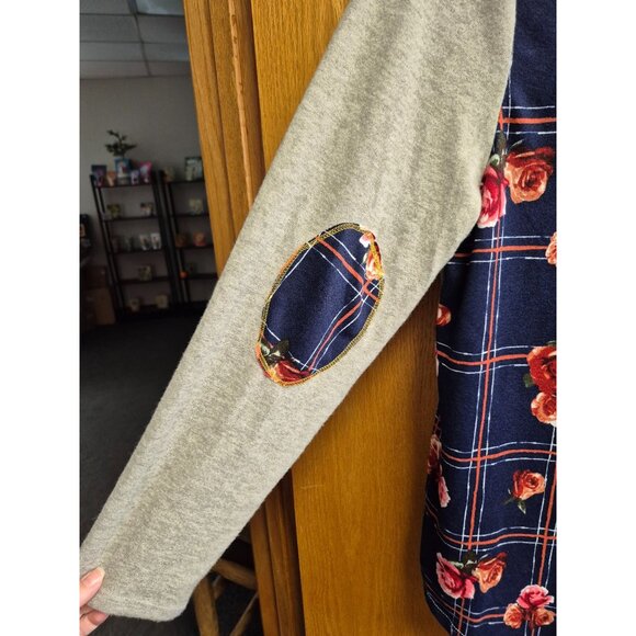 Color Block Long Sleeve T-Shirt With Floral Pocket 3X - Picture 8 of 9